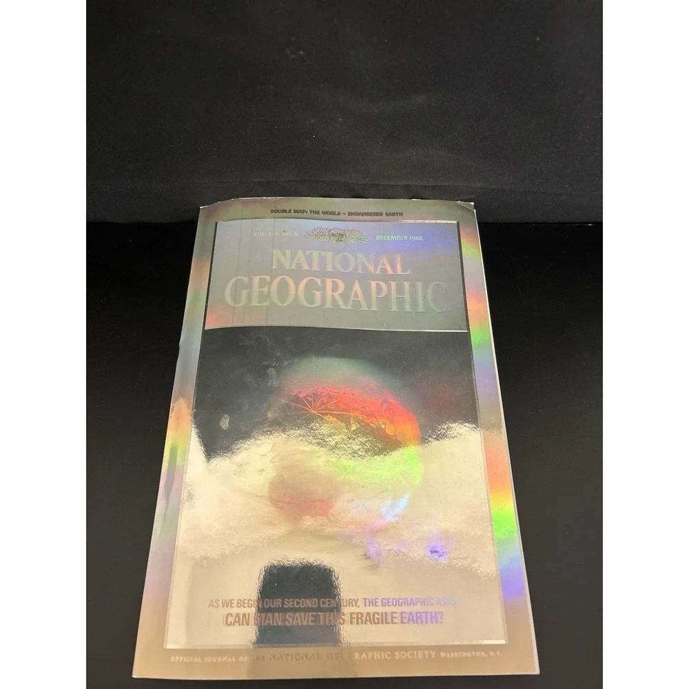 National Geographic Magazine December 1988 Holographic Cover, Vol 174 No 6